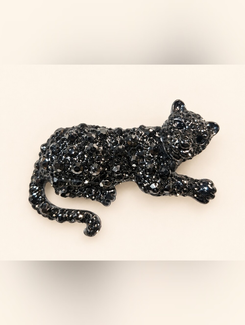 Black Crystal Cat Brooch - Elegant Pet-Themed Jewelry